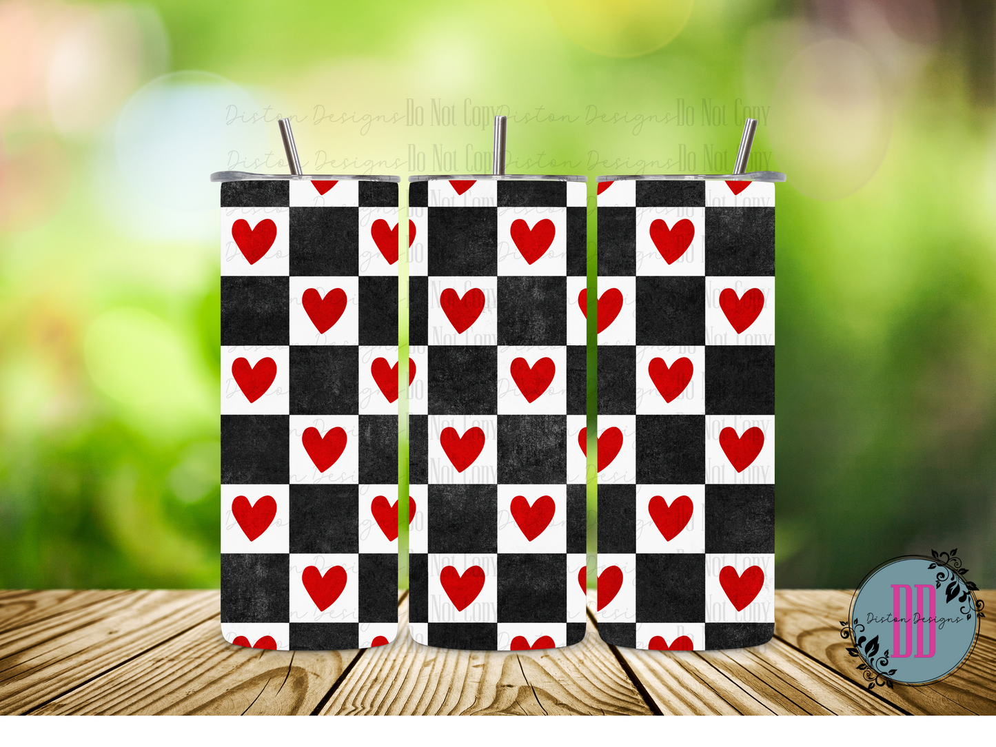 Checkered Heart Tumbler: Stylish Sipping